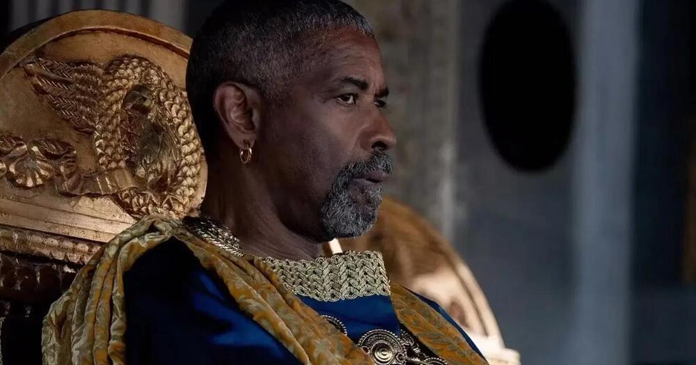 Il gladiatore 2, Denzel Washington ha baciato un uomo durante le riprese del film? L&#039;attore: &ldquo;Non erano pronti&rdquo;. E un altro bacio &egrave; stato tagliato e non si vede al cinema...