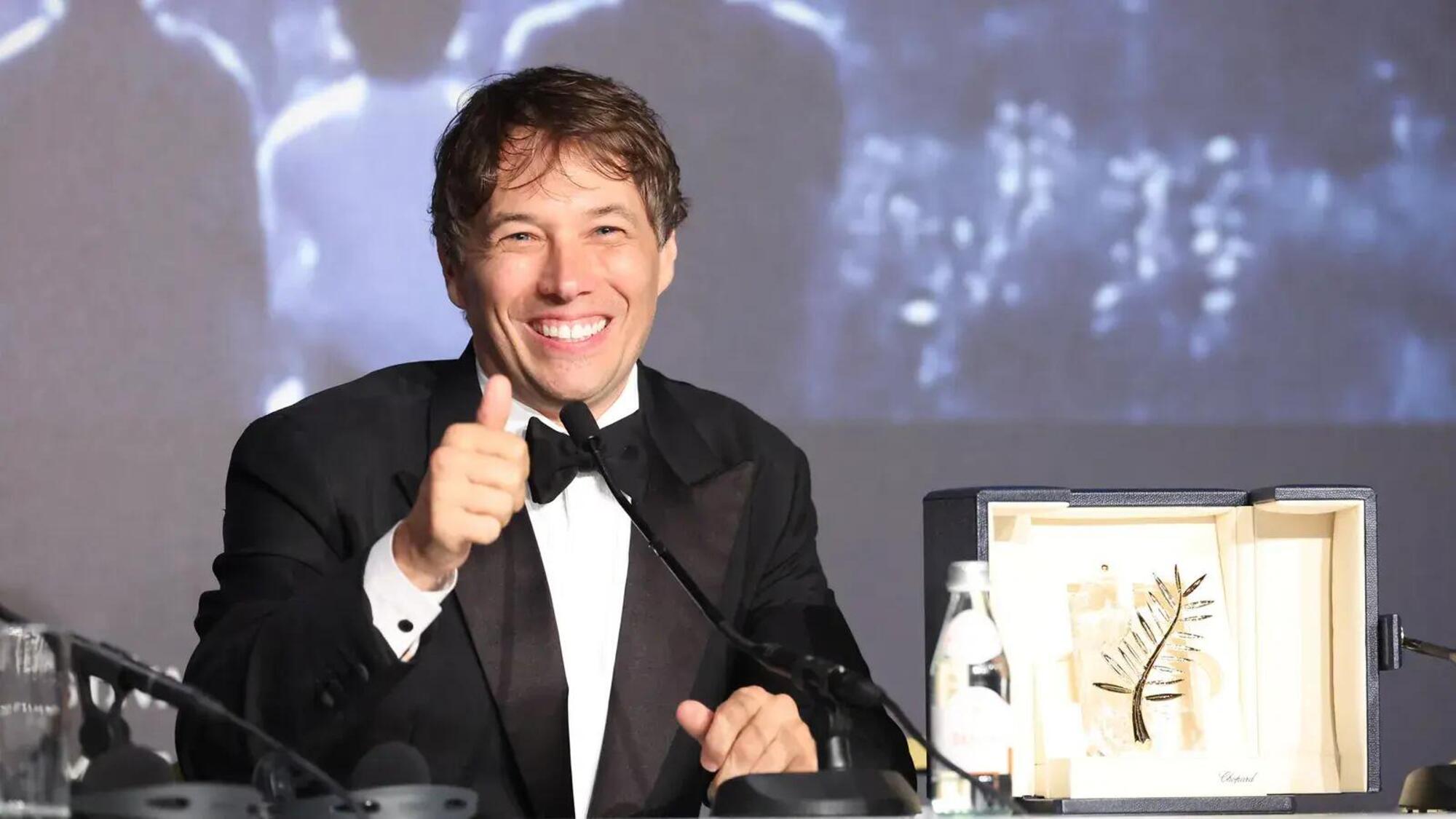 Sean Baker con la Palma d&#039;Oro al Festival di Cannes