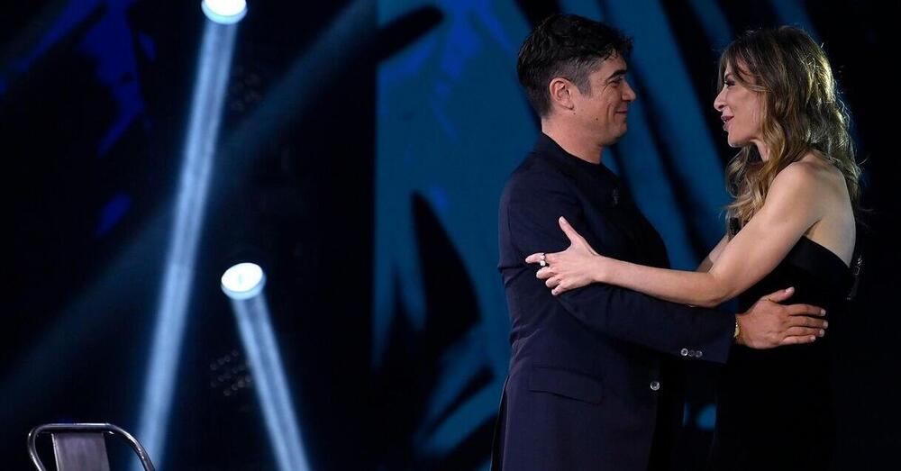 Avete sentito cosa dice Riccardo Scamarcio a Belve di Francesca Fagnani? &quot;La scena hard con Monica Bellucci? Morbida...&quot;. Sulle droghe: &quot;Ho provato quasi tutto&quot;. E sull&#039;amore, Benedetta Porcaroli e i &quot;piedi pestati&quot; al cinema... 