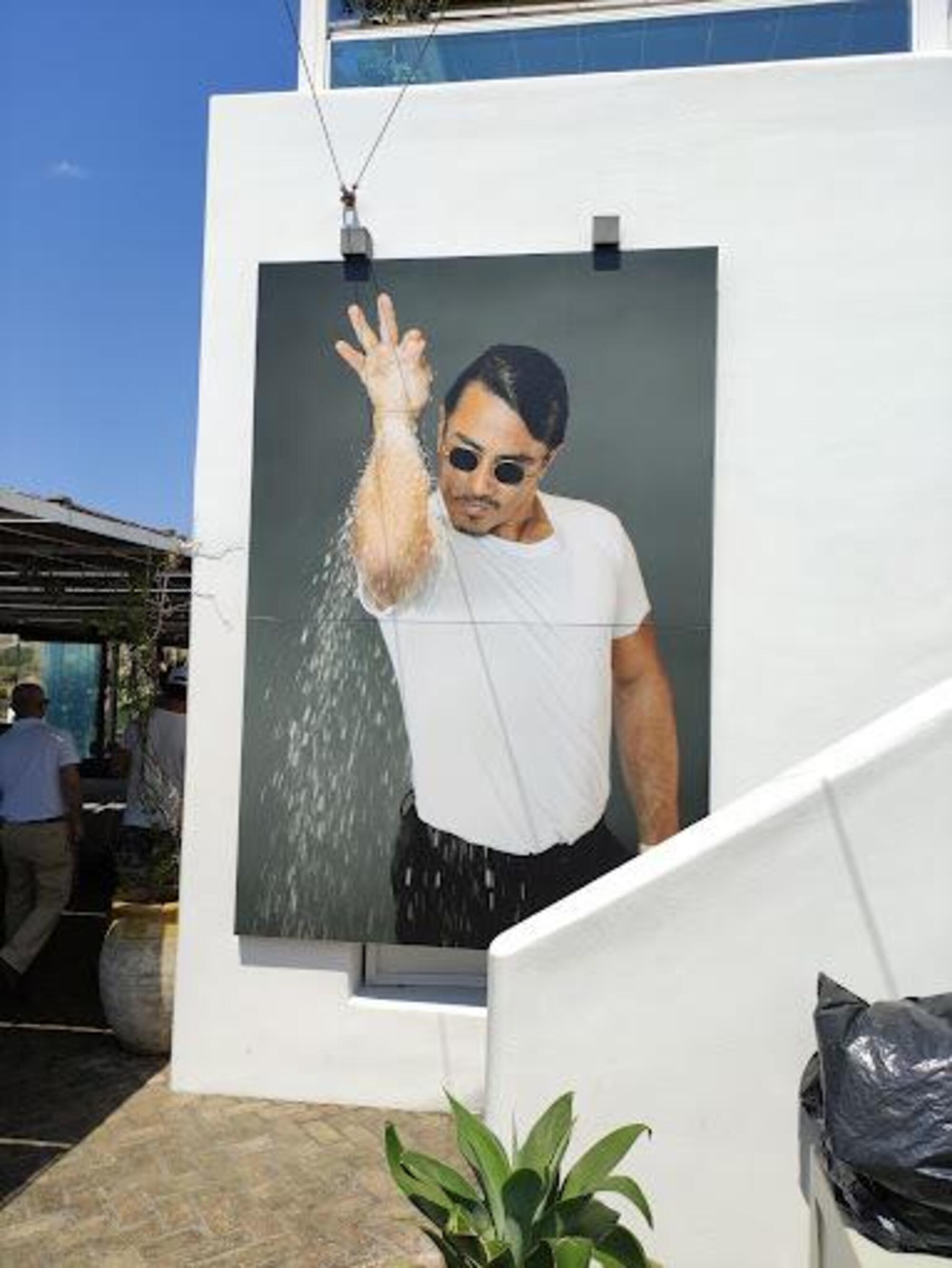 Il ristorante di Salt Bae a Mykonos