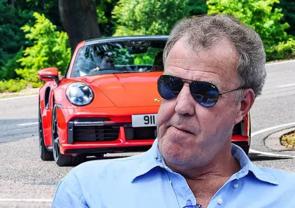 Jeremy Clarkson, l&rsquo;Alfa Romeo 75 e la Porsche amica di Greta Thunberg. La prova della 911 Turbo S: &ldquo;Non &egrave; un'auto sportiva e non &egrave; una supercar, ma senza pi&ugrave; Hammond e May...&rdquo;