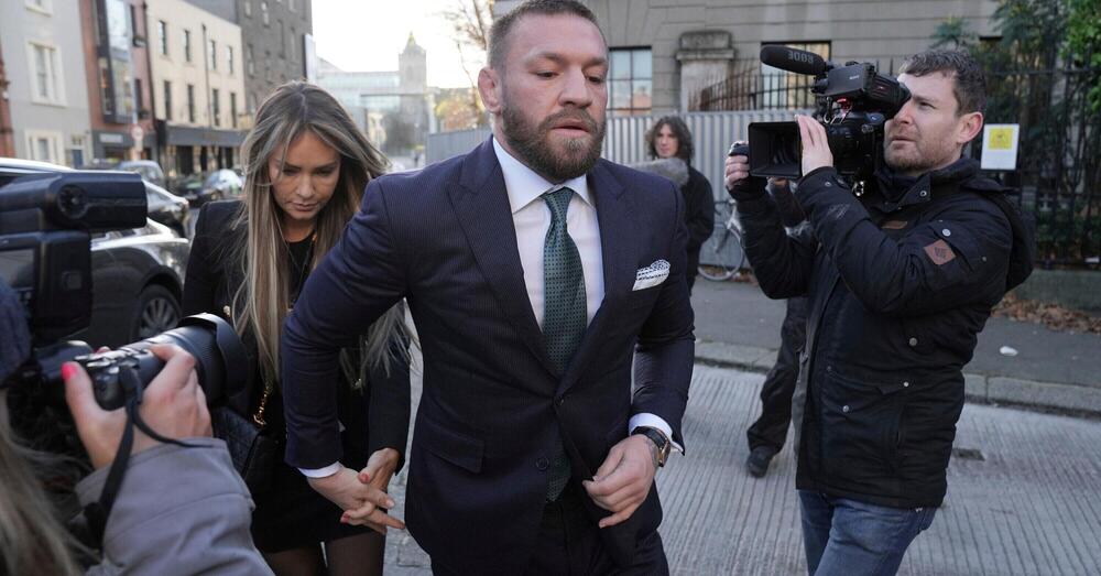 Ufc, Conor McGregor, l&rsquo;attacco della fidanzata Dee Devlin (e di Khabib Nurmagomedov). E il fighter Mma dopo la condanna per stupro perde anche il whisky. &Egrave; la fine?