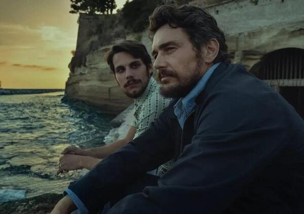 Abbiamo visto Hey Joe, il film con James Franco, al cinema. Ma com&#039;&egrave;? E cos&rsquo;hanno lasciato gli americani a Napoli? Sigarette, Jack Daniel&rsquo;s, navi da guerra e un&rsquo;idea: che al giusto prezzo tutto &egrave; in vendita&hellip;