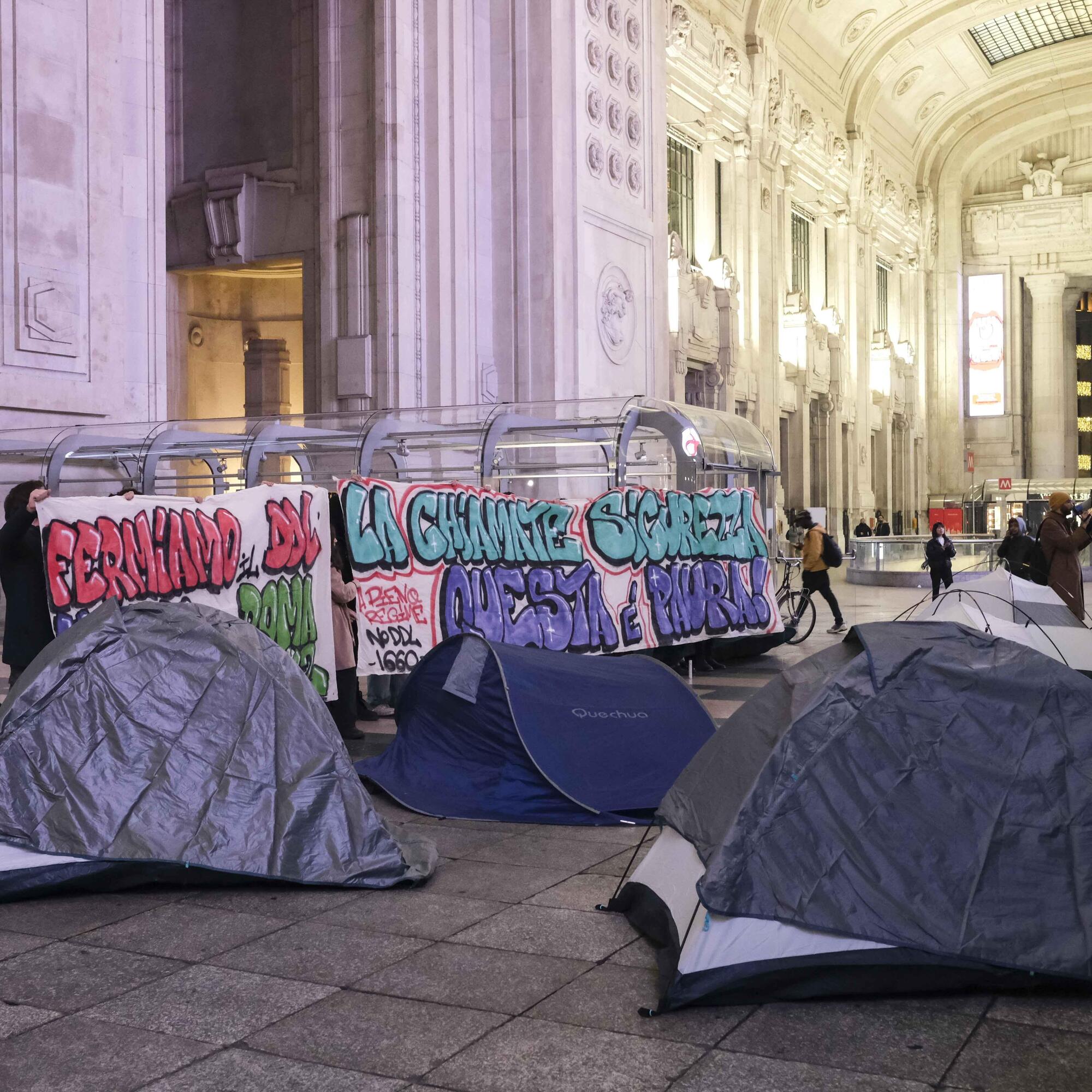 Le immagini del flashmob in Stazione Centrale 