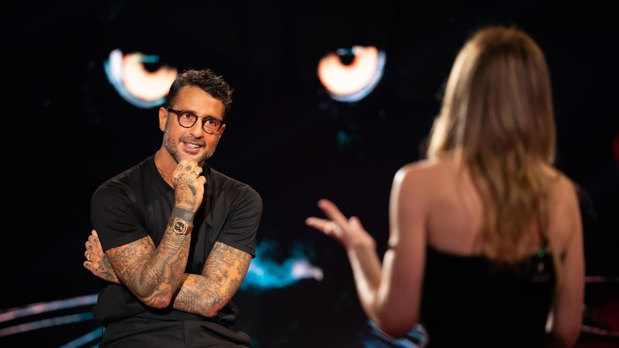 C'è lo zampino di Fabrizio Corona sull'autobiografia di Fedez per Mondadori?