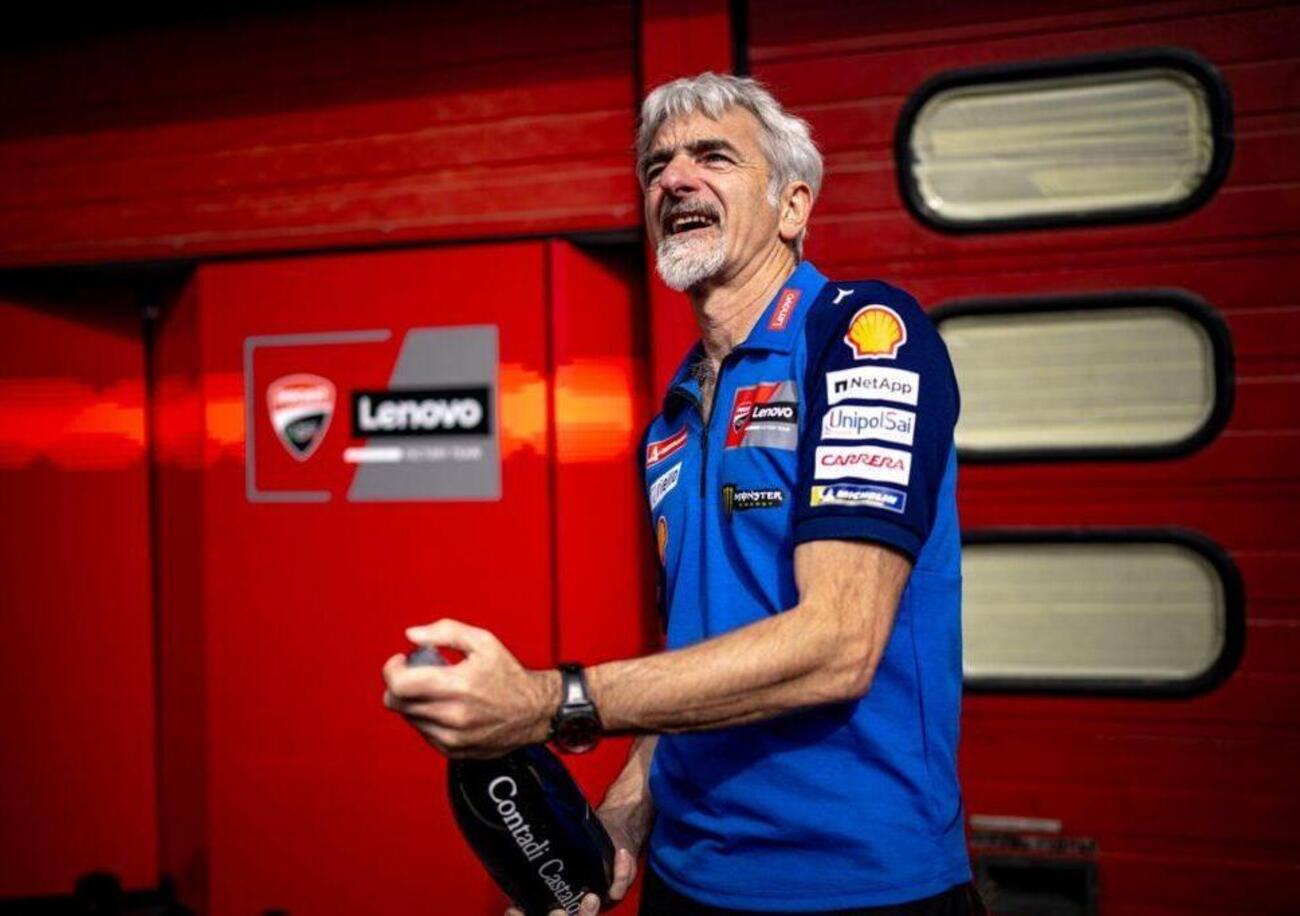 Se Ducati &egrave; in una botte di ferro con Bagnaia e Marquez, Dall&#039;Igna pensa alla SBK: &quot;Le Superconcessioni a BMW? Non posso forzare l&#039;organizzatore, per&ograve;...&quot;