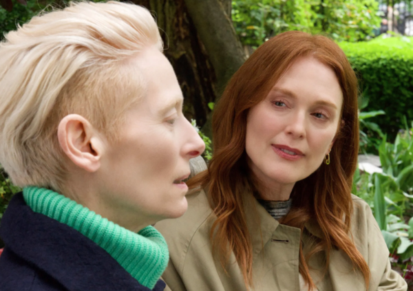 Abbiamo visto &ldquo;La stanza accanto&rdquo; con Tilda Swinton e Julianne Moore, ora al cinema, ma com&rsquo;&egrave;? E davvero &egrave; il film dell&rsquo;anno? Ecco perch&eacute; stavolta Almodovar vincer&agrave; l&rsquo;Oscar