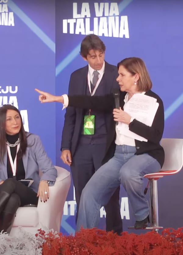 Bianca Berlinguer sbotta ad Atreju 2024 contro il pubblico: &ldquo;Io e Alessandra Majorino ce ne andiamo&rdquo; e interviene nella rissa sulla gpa (utero in affitto) contro Roccella e gli altri ospiti: &ldquo;Ma se io voglio farla che ti frega? Invece Elon Musk&hellip;&rdquo; [VIDEO]