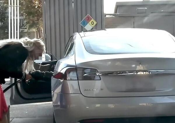 Per colpa delle elettriche &egrave; la fine dell&rsquo;auto europea? Masterpilot Perucca Orfei spiega perch&eacute; ora anche la Panda costa il doppio: &ldquo;Anch&rsquo;io uso la Tesla, ma per ricaricare la libert&agrave; personale viene a mancare&rdquo; [VIDEO]