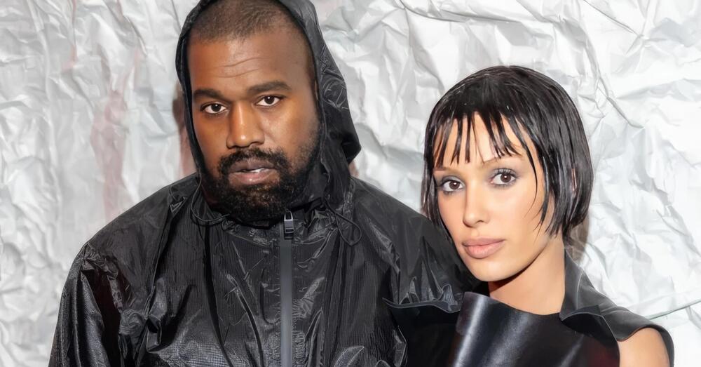 Bianca Censori e Kanye West ridicolizzati e sotto accusa dopo questo video: si paparazzano da soli per le foto?