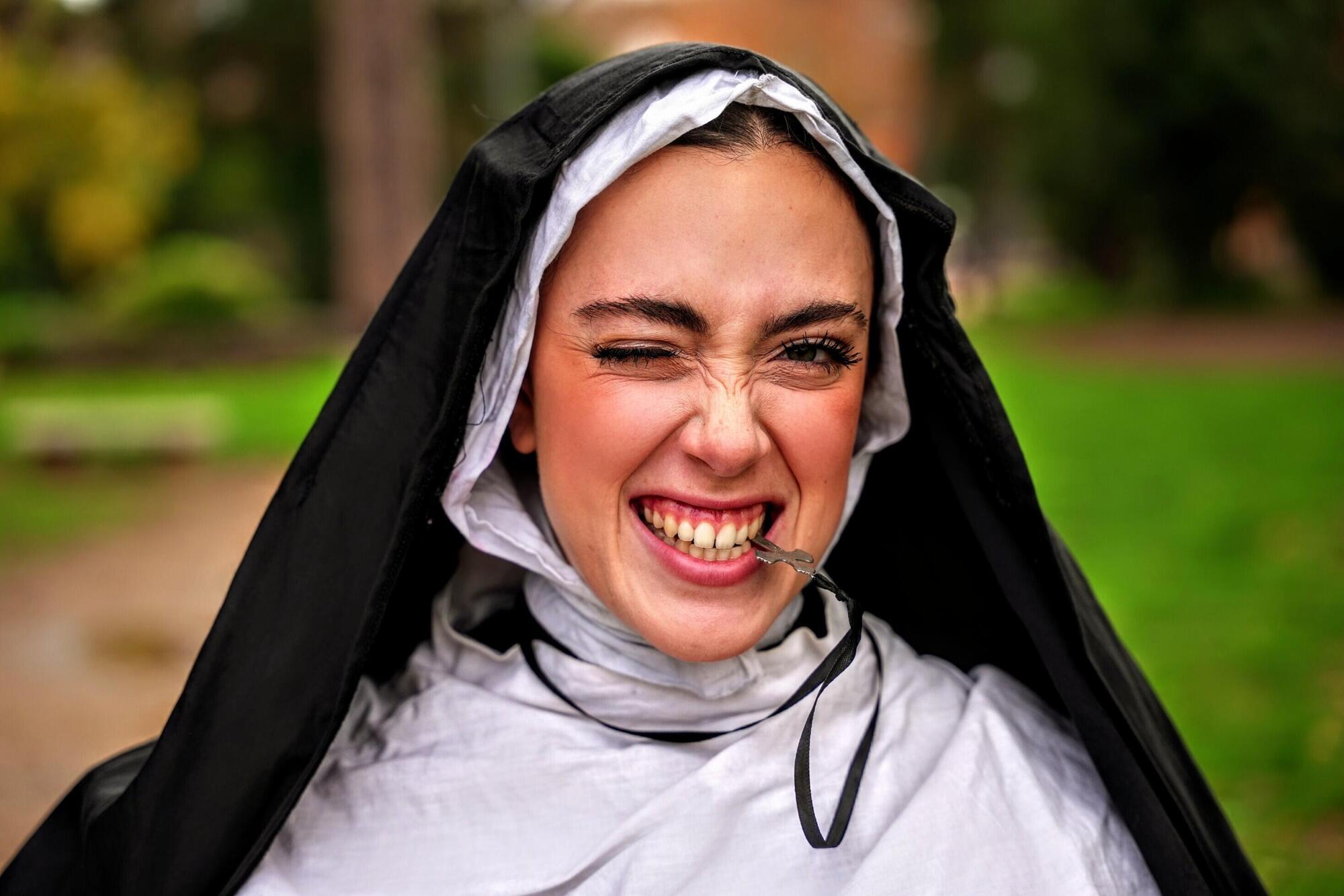 Giorgia Schirone nel videoclip di &quot;Pater Noster qui ES&quot;