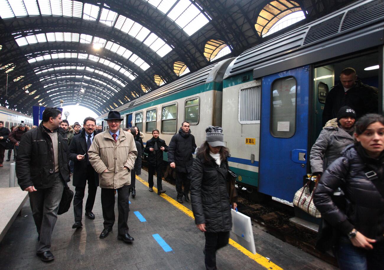 Perch&eacute; i treni in Italia sono sempre in ritardo? Dal Sicilia Express alla linea Bari-Pescara, ecco le cause: infrastrutture, manutenzione, personale e anche la concorrenza Trenitalia e Italo&hellip;