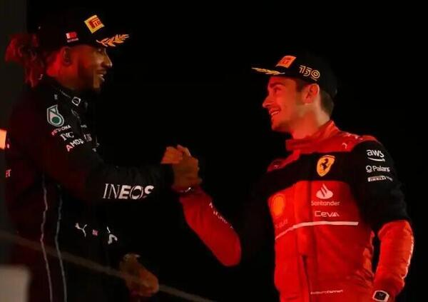 Formula 1 2025, Hamilton contro Leclerc in Ferrari e le idee di Johnny Herbert: &quot;Charles non avr&agrave; paura di Lewis, ma...&quot;