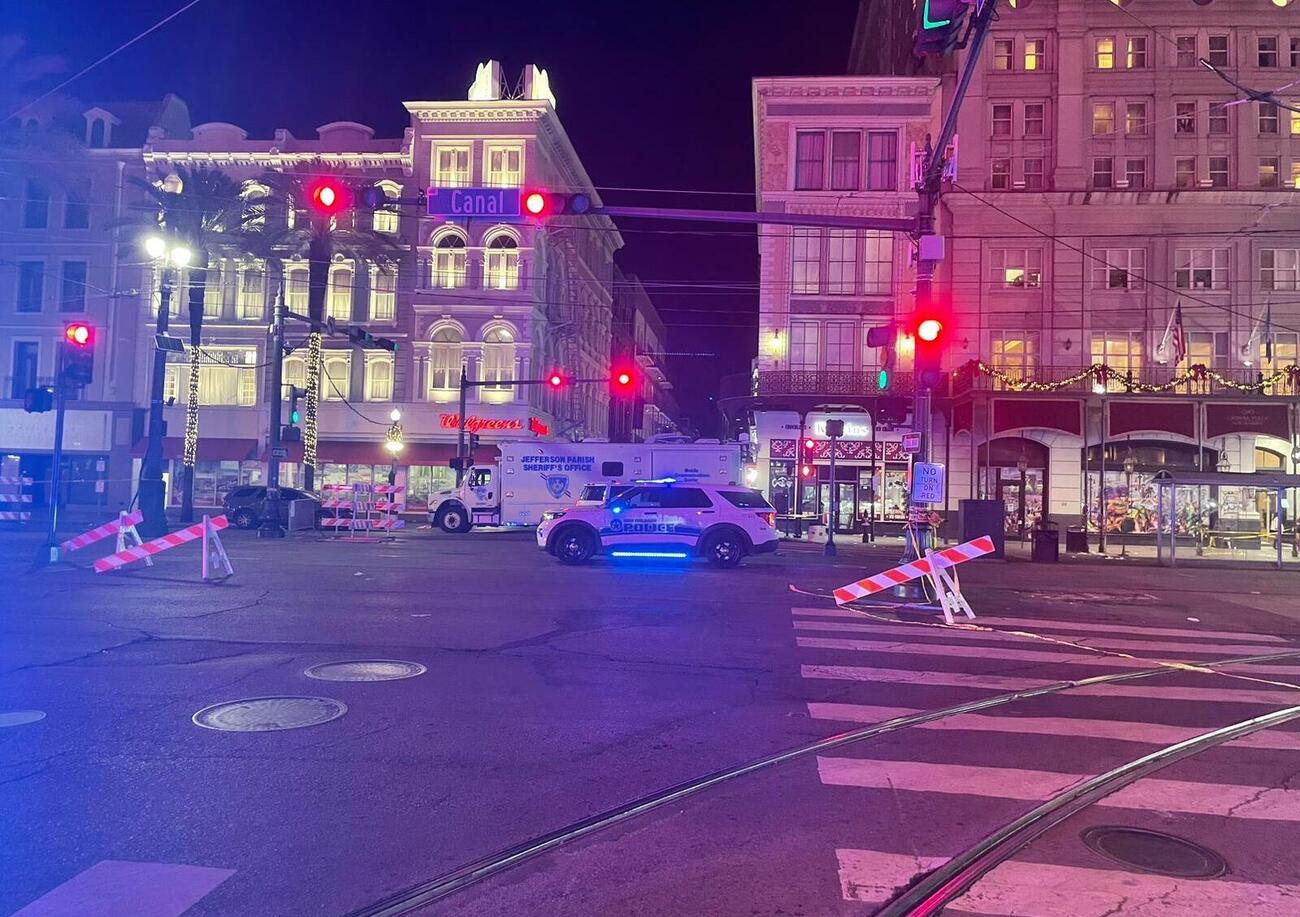 Cronaca di un Capodanno a New Orleans, a cento metri dall&rsquo;attentato terroristico: la polizia, i bar e una botta di cu*o che ti salva la vita