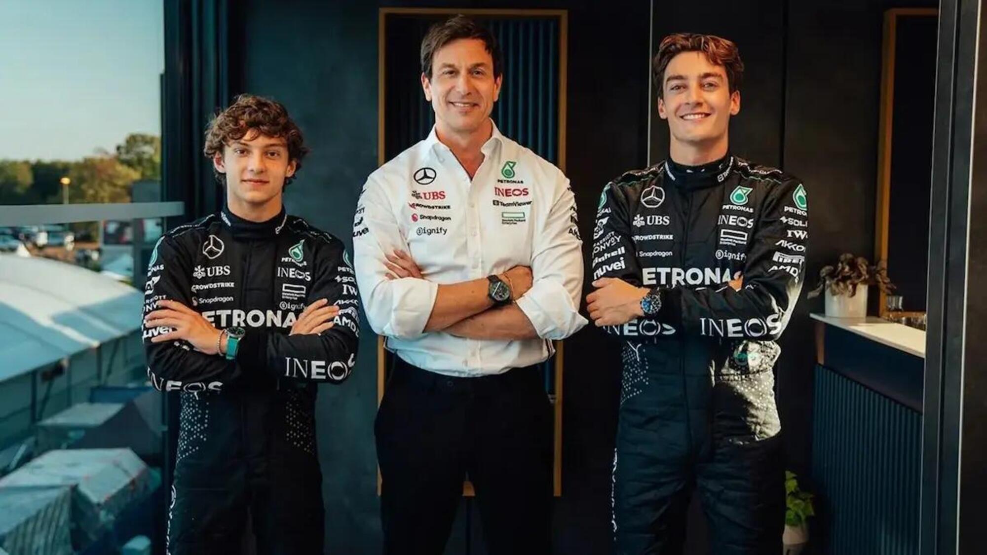 Kimi Antonelli con Toto Wolff e George Russell