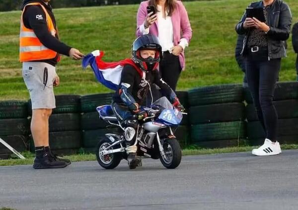 Tragedia in minimoto: &egrave; morto a soli sette anni il cuginetto di Collin Veijer. Lo straziante messaggio del padre...