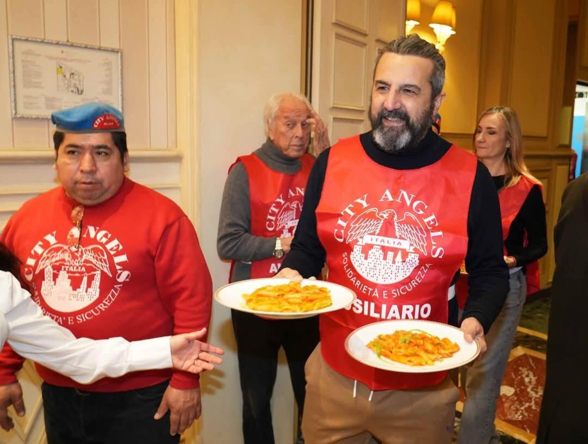 Omar Pedrini alla "Befana dei clochard"