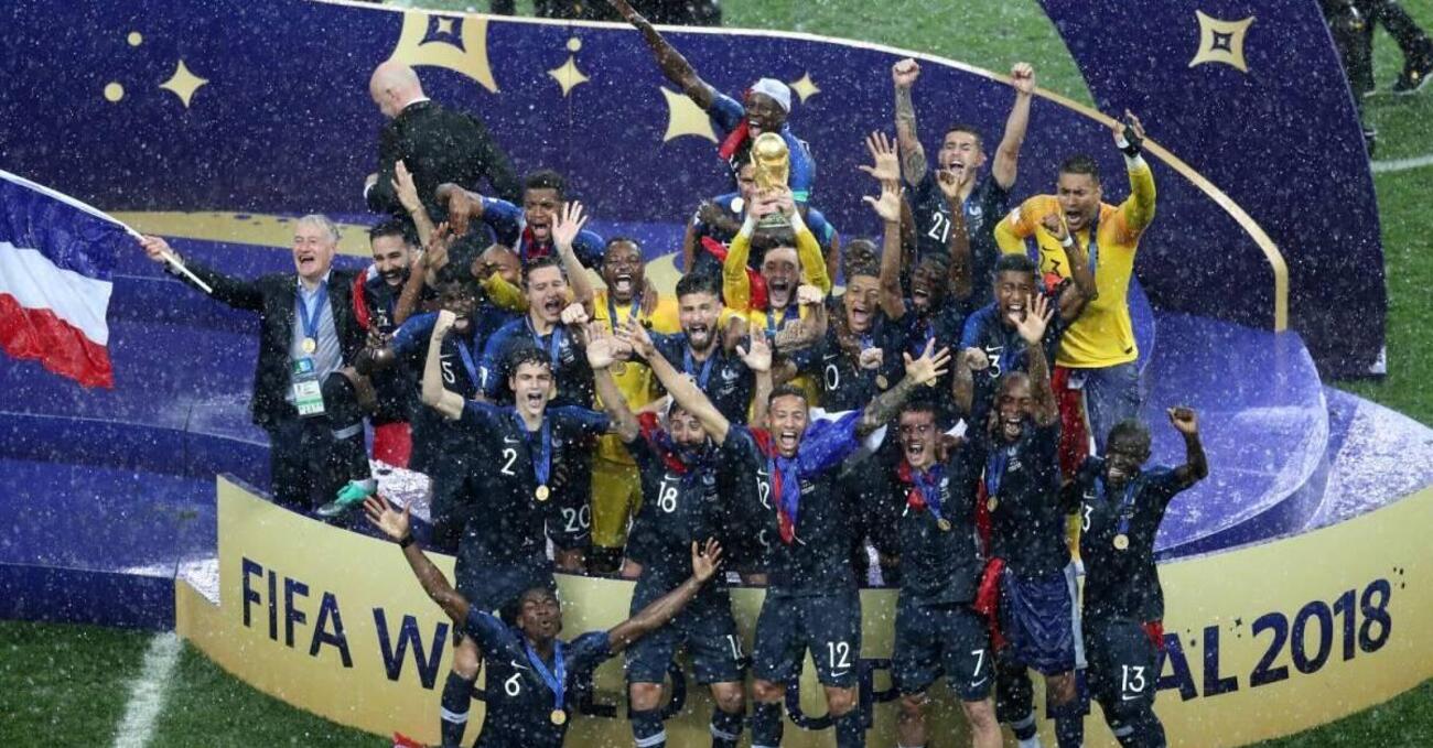 Verso l&#039;ultimo mondiale: si chiude l&rsquo;era di Deschamps con la Francia. Ma in Italia avremo mai un ct cos&igrave; in panchina? Intanto l&rsquo;ombra di Zidane avanza&hellip;