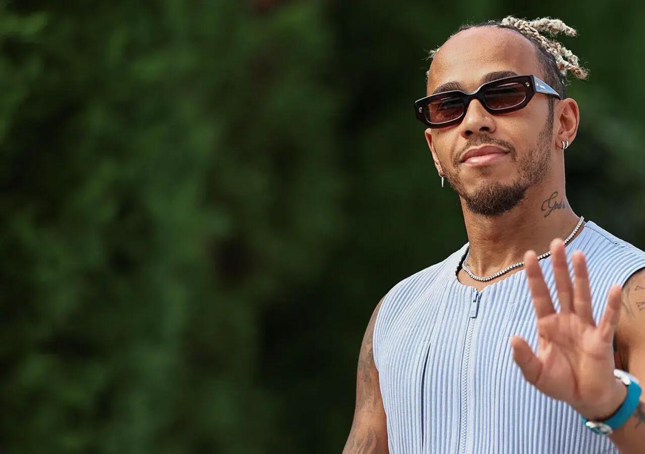 Ma davvero Lewis Hamilton ha fatto un test segreto su una Yamaha e lo racconta adesso che ha lasciato Mercedes? E no, non quella volta con Valentino