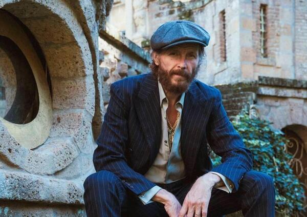 Avete letto l&rsquo;intervista a Jovanotti di Michele Serra su D di Repubblica? &ldquo;Non pensavo di fare il cantante, poi il rap&hellip;&rdquo;. E sull&rsquo;AI? &ldquo;Ho provato a scrivere una canzone sulla guerra, ha prodotto cagate&rdquo;