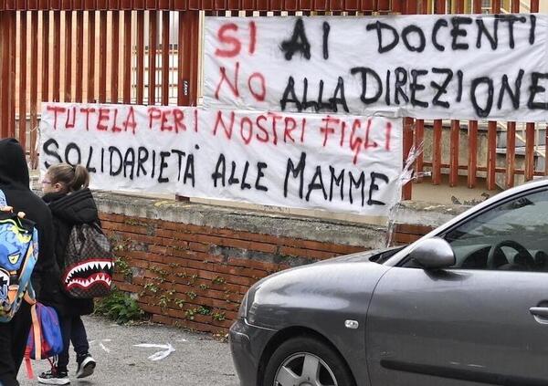 Ma avete letto cosa scriveva la professoressa di Castellammare arrestata per abusi su alunni minorenni? La chat per &ldquo;le cose por*o&rdquo;, &ldquo;il cicciobello&rdquo;, le minacce di bocciatura e gli insulti: &ldquo;Sembrate tutti degli scemi&hellip;&rdquo;