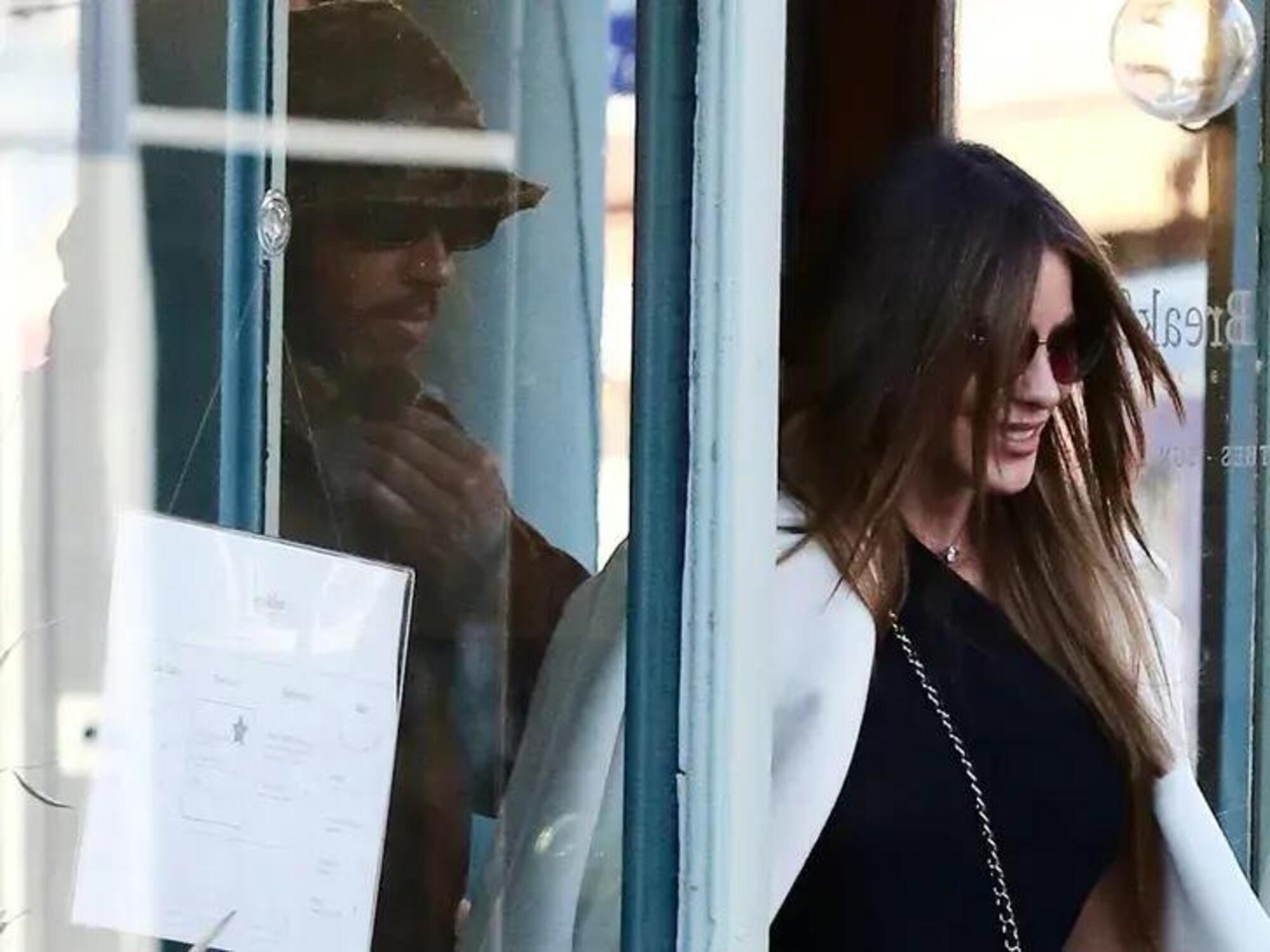 Sofia Vergara e Lewis Hamilton paparazzati