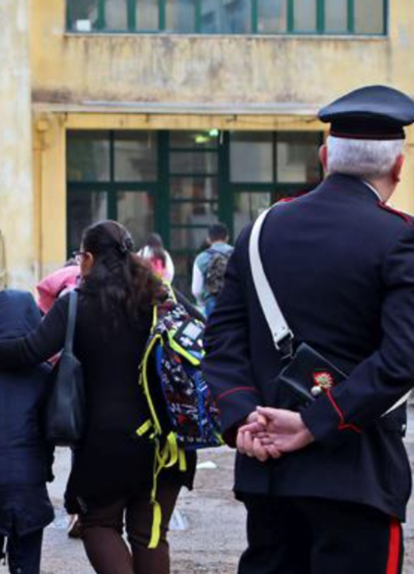 Ma avete visto cosa aveva nel telefonino la professoressa di Castellammare arrestata per violenza sessuale su minori? 17mila foto por*o, le &ldquo;bamboline&rdquo;, le chat e oggi c&#039;&egrave; l&#039;interrogatorio&hellip;