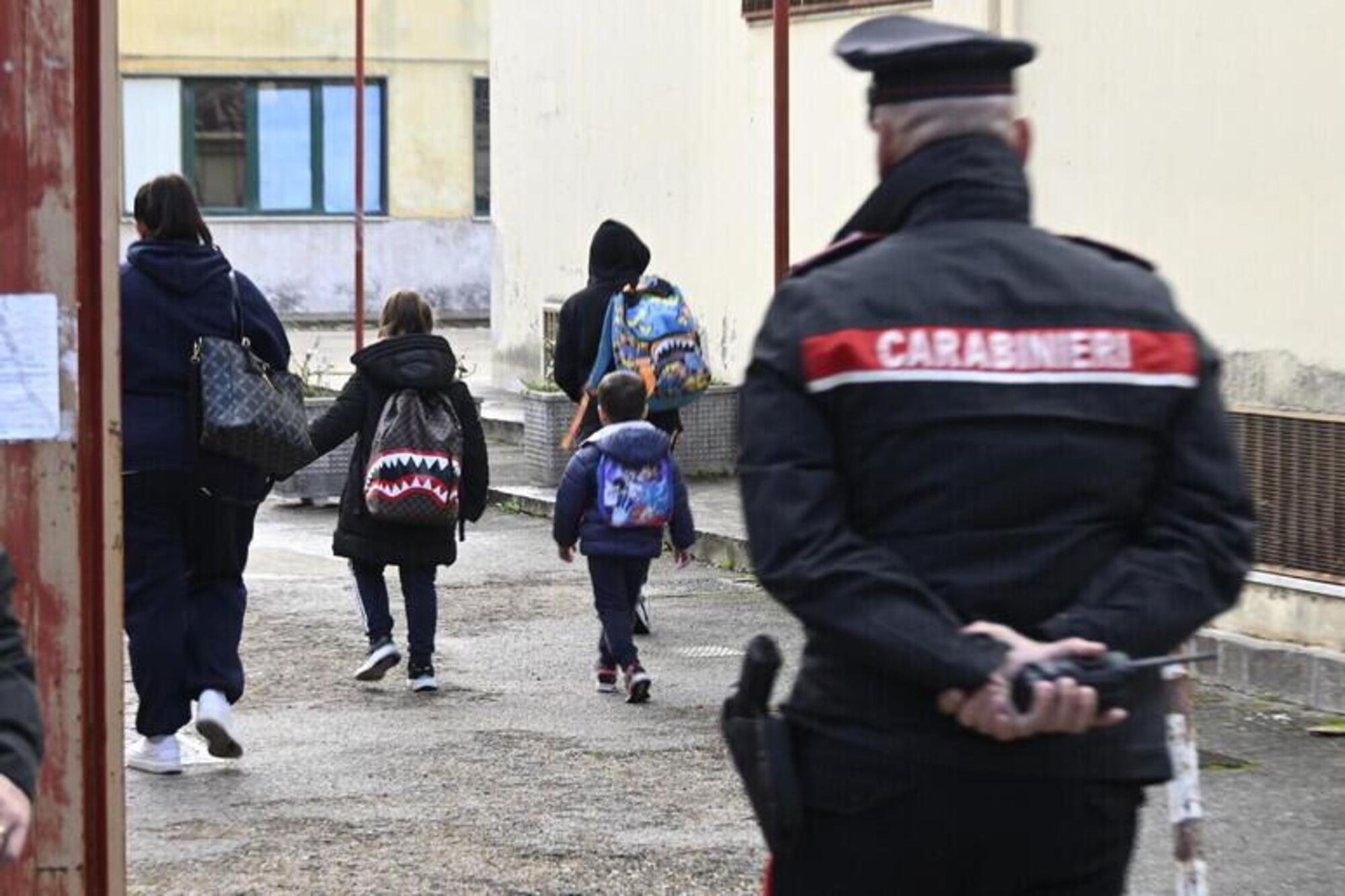 Abusi a Castellammare di Stabia su minori. In carcere la professoressa