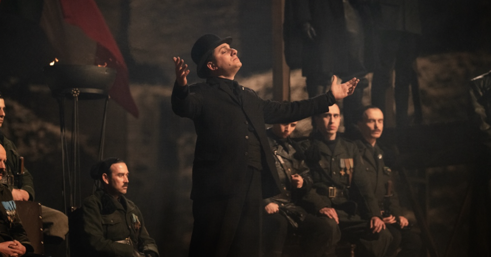 (Spoiler) M &ndash; Il figlio del secolo, cosa succede nel terzo e quarto episodio della serie Sky? Ecco i vertici del fascismo, Mussolini tenta la spallata decisiva alla democrazia e Marinelli&hellip; si marcia su Roma