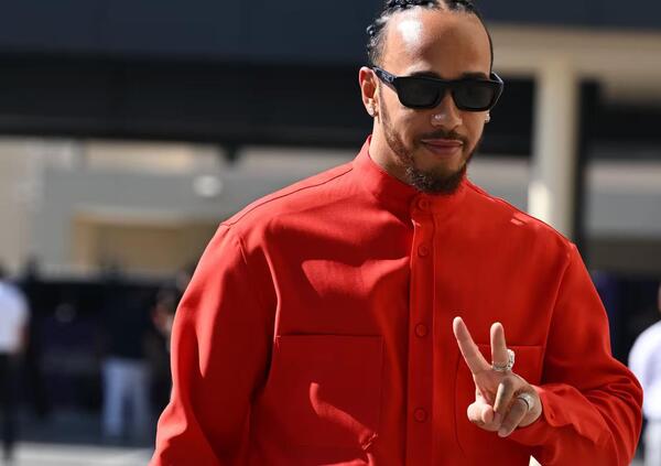 Ok, ma perch&eacute; Lewis Hamilton guider&agrave; le Ferrari vecchie per prepararsi al 2025 della F1? Ve lo spieghiamo noi e (spoiler) non &egrave; il solo