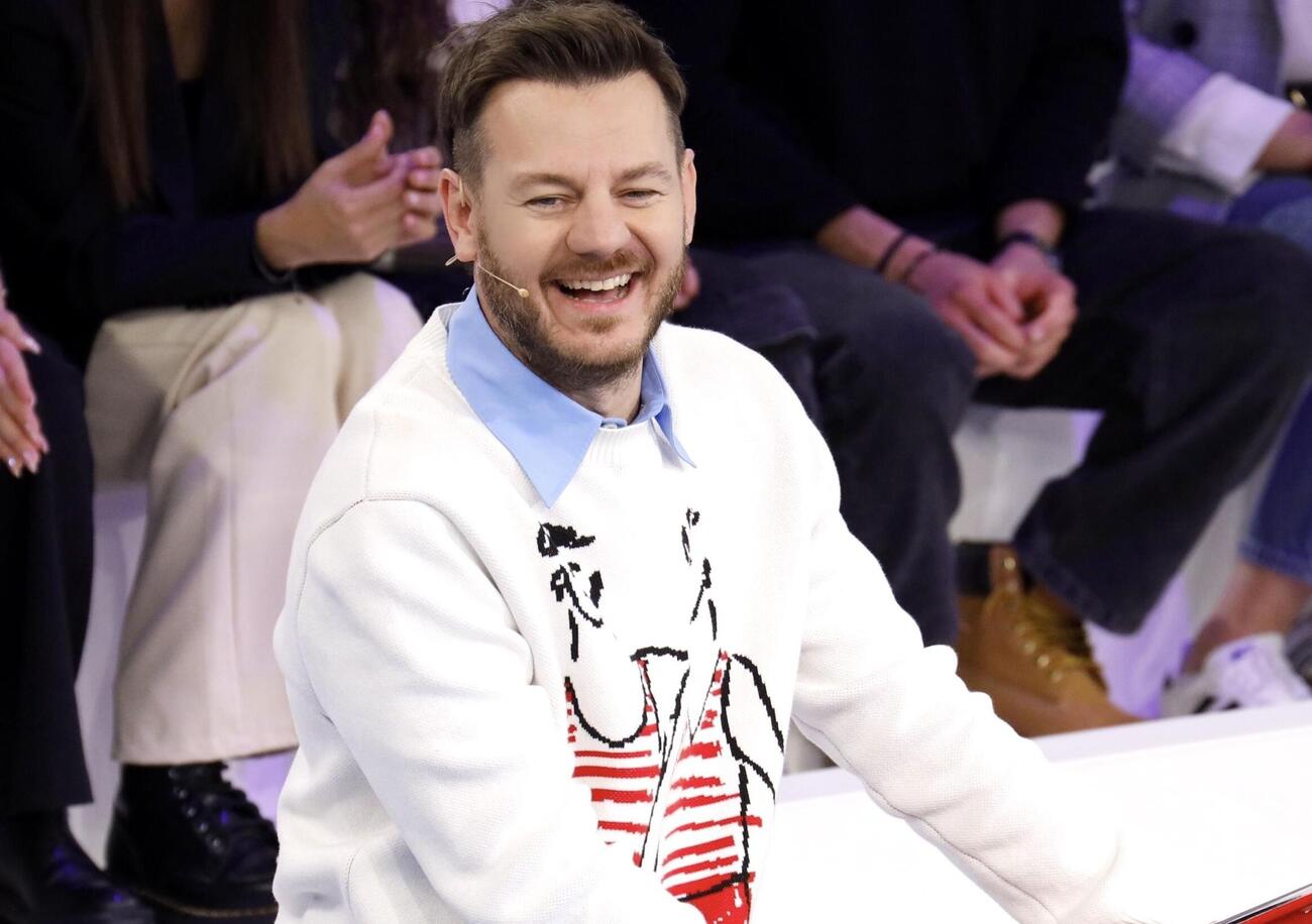 Amici 2024 di Maria De Filippi, le pagelle: Alessandro Cattelan &egrave; il giudice che ci meritiamo (10), Mollenbeck troppo autotune (5), Antonia brava ma basta imbarazzo (8) e Dedd&egrave; con Bob Marley mischiato al dialetto napoletano&hellip;