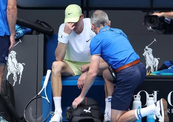 Australian Open, Sinner? Anche se sta male, Rune ne deve mangiare di pasta (o di w&uuml;rstel?) per batterlo. Ma come sta Jannik? E cosa ha avuto? Sonego killer dei baby fenomeni (anche Tien dopo Fonseca) e Alcaraz contro Djokovic...