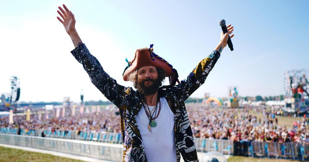 Non rompete il caz*o a Jovanotti per il suo Bike Concert. &ldquo;Ora vuole distruggere le montagne&rdquo;. Come? Con un concerto, in un festival trentennale, per soli ciclisti&hellip;