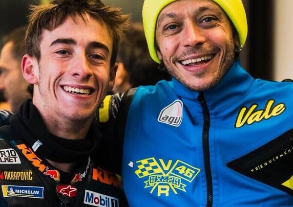 A Valentino Rossi, Acosta e Ducati serve la 100Km dei Campioni per parlarsi? Dai, non scherziamo. Intanto il babbo del 37&hellip;