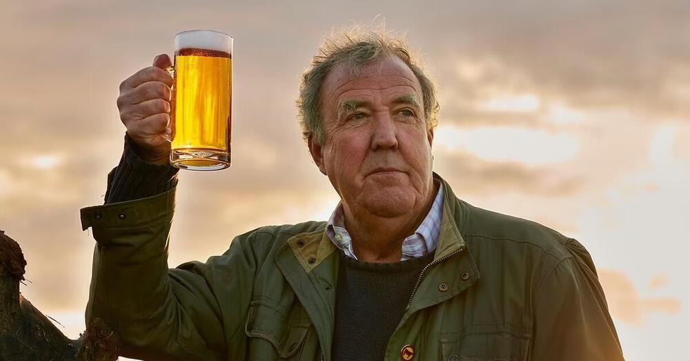 Davvero Jeremy Clarkson &egrave; diventato salutista? Ecco le rivelazioni dell&#039;ex Top Gear: dalle salsicce al sedano &egrave; un attimo? E l&#039;operazione e i problemi di cuore...