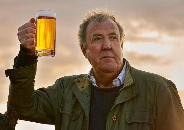 Davvero Jeremy Clarkson &egrave; diventato salutista? Ecco le rivelazioni dell&#039;ex Top Gear: dalle salsicce al sedano &egrave; un attimo? E l&#039;operazione e i problemi di cuore...