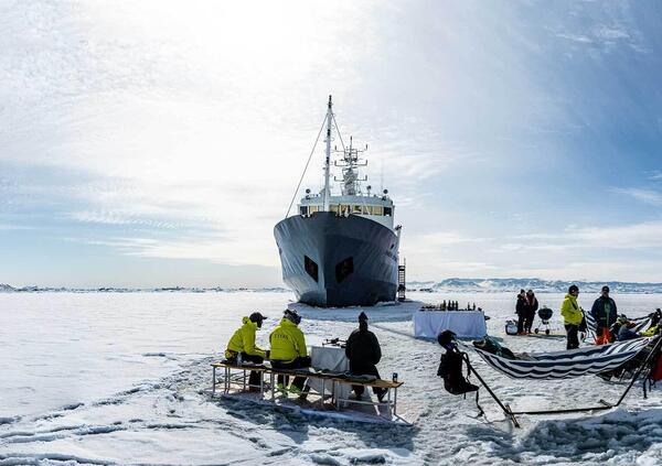 Groenlandia e Canada sono il nuovo Eldorado delle rotte commerciali e Trump vuole metterci le mani. Chi &egrave; il suo miglior alleato? Il cambiamento climatico che sta sciogliendo i ghiacci...