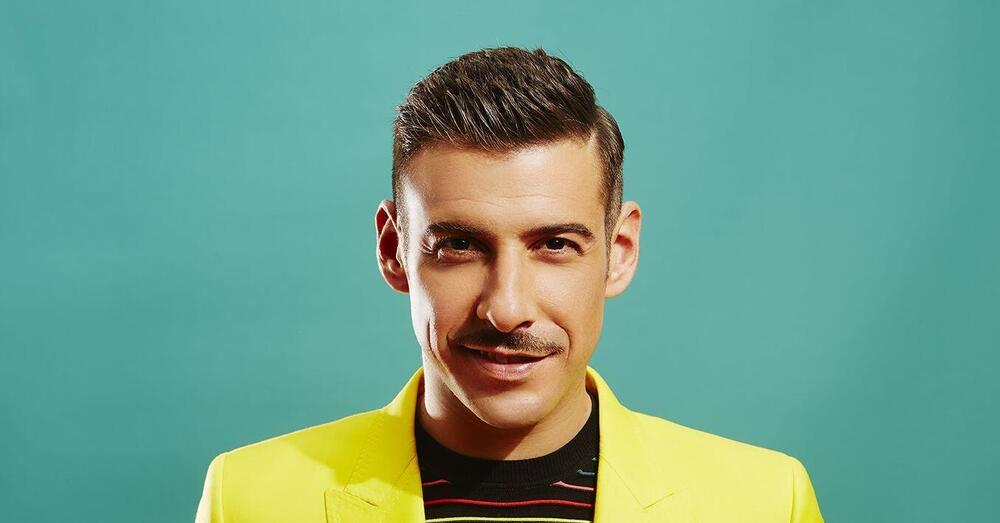 Abbiamo incontrato Francesco Gabbani prima di Sanremo 2025, un ritorno &ldquo;scritto negli astri&rdquo;. E la sua canzone, &ldquo;Viva la vita&rdquo;, &egrave; tutt&rsquo;altro che superficiale e qualunquista e vi spieghiamo perch&eacute;&hellip;