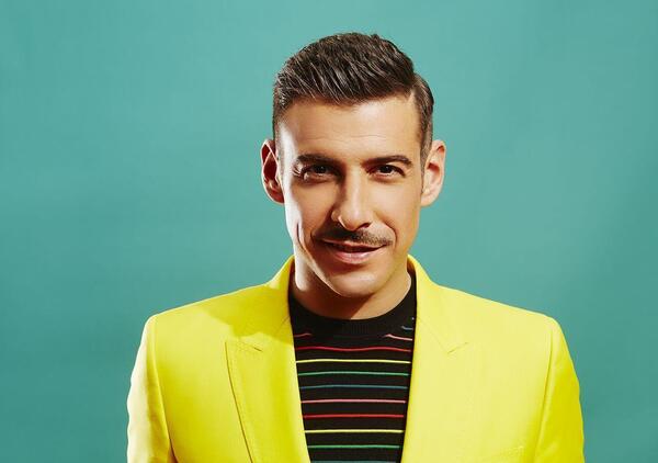 Abbiamo incontrato Francesco Gabbani prima di Sanremo 2025, un ritorno &ldquo;scritto negli astri&rdquo;. E la sua canzone, &ldquo;Viva la vita&rdquo;, &egrave; tutt&rsquo;altro che superficiale e qualunquista e vi spieghiamo perch&eacute;&hellip;