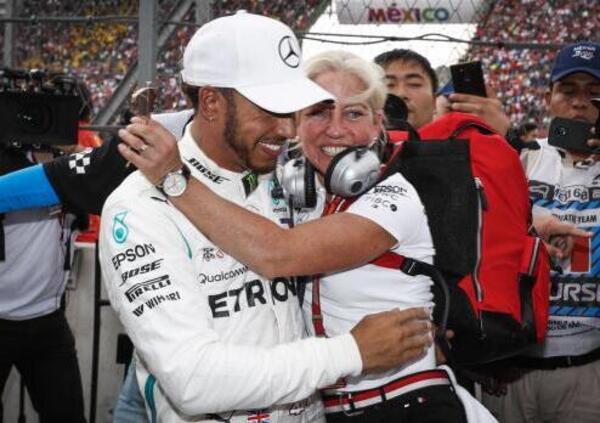 Lewis Hamilton in Ferrari? Gi&agrave; si gioca pesante: ecco chi &egrave; la donna che ha voluto accanto a s&eacute; per la sfida pi&ugrave; importante della sua carriera