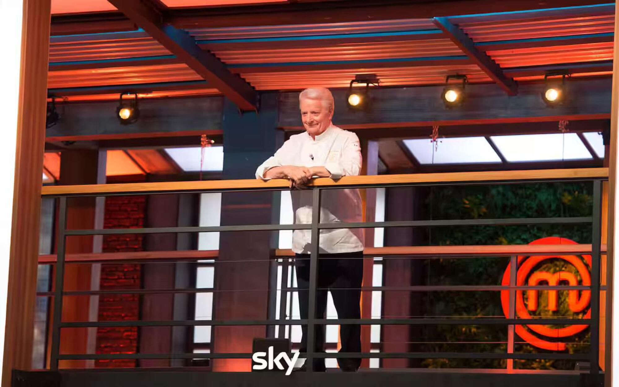 Iginio Massari dalla balconata durante la Mistery Box