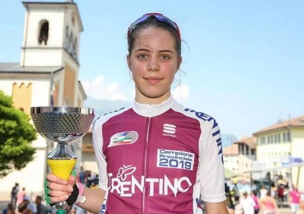 Sara Piffer, la ciclista aveva 19 anni: travolta da un&rsquo;auto a Mezzocorona mentre si allenava in bicicletta