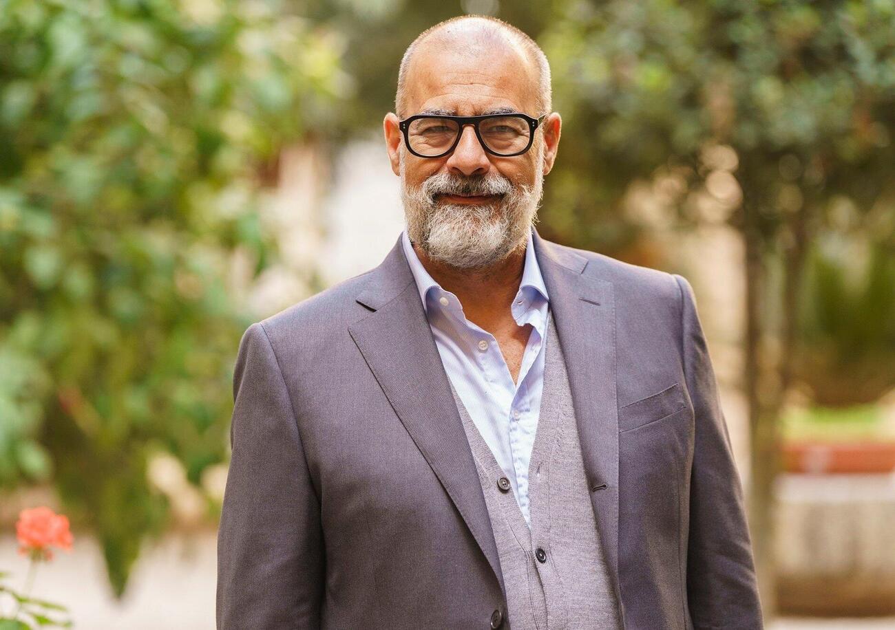 Luca Beatrice, l&rsquo;addio dell&rsquo;amico Stefano Fassone il giorno dei funerali: &ldquo;Geniale e appassionato di moto, ma non sapeva gonfiare una gomma&hellip;&rdquo;. Ecco il lato &ldquo;nascosto&rdquo; del critico d&rsquo;arte