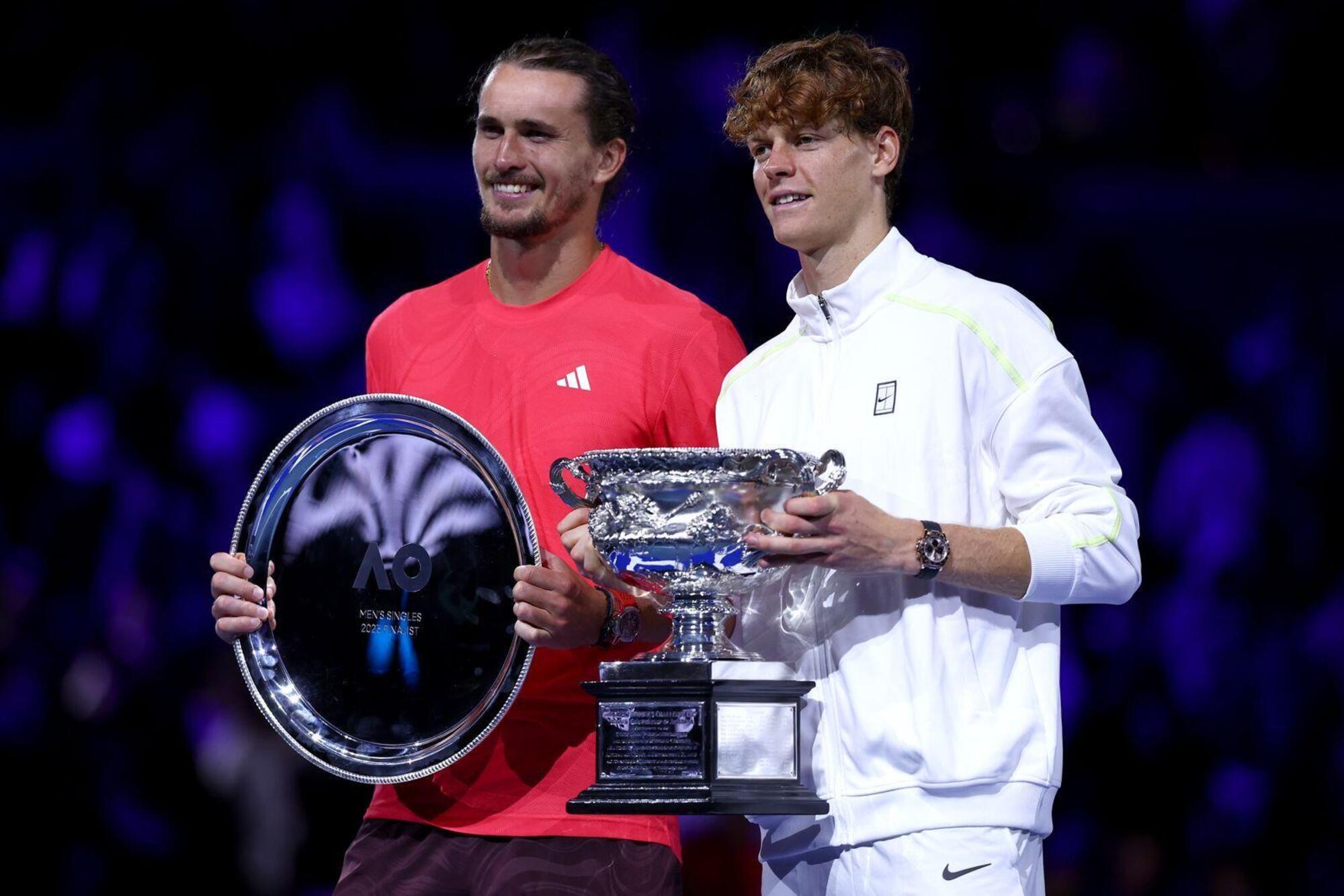 Sinner e Zverev durante la premiazione