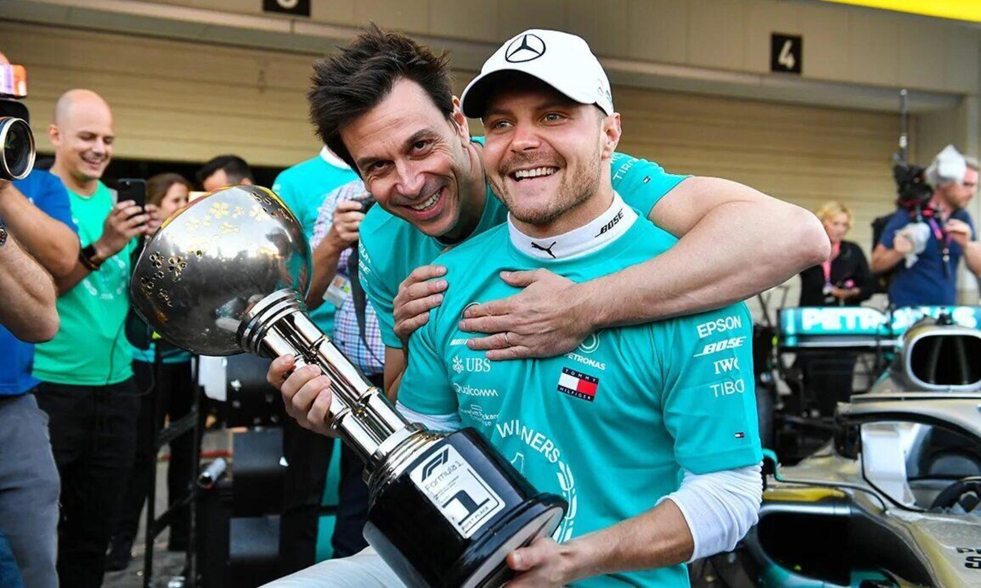 Valtteri Bottas ai tempi della Mercedes con Toto Wolff