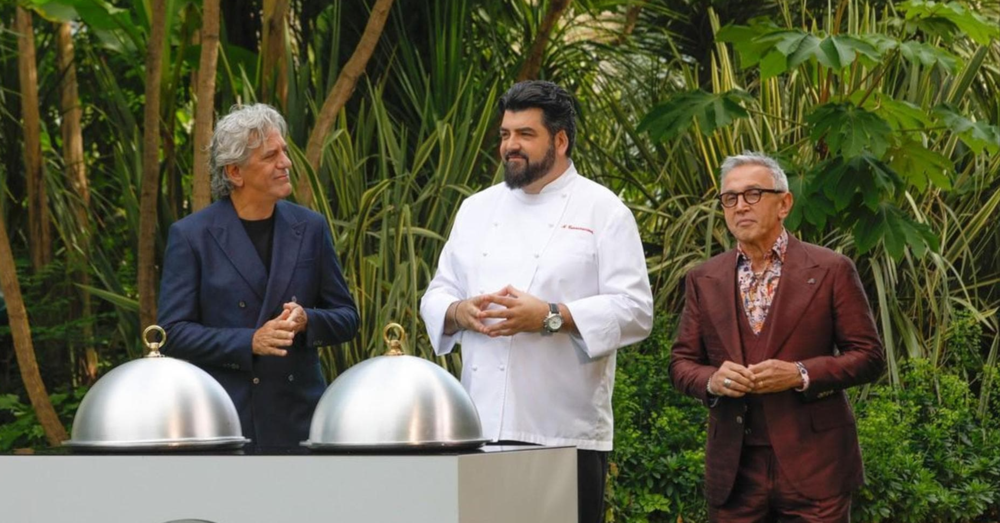 Le pagelle di Masterchef 14: Cannavacciuolo prende ordini a Villa Crespi (8), Claudio ha l&rsquo;autostima in vacanza (4), Samuele non ce la fa, ma&hellip; (6). E Locatelli si commuove per l&rsquo;eliminazione di&hellip;