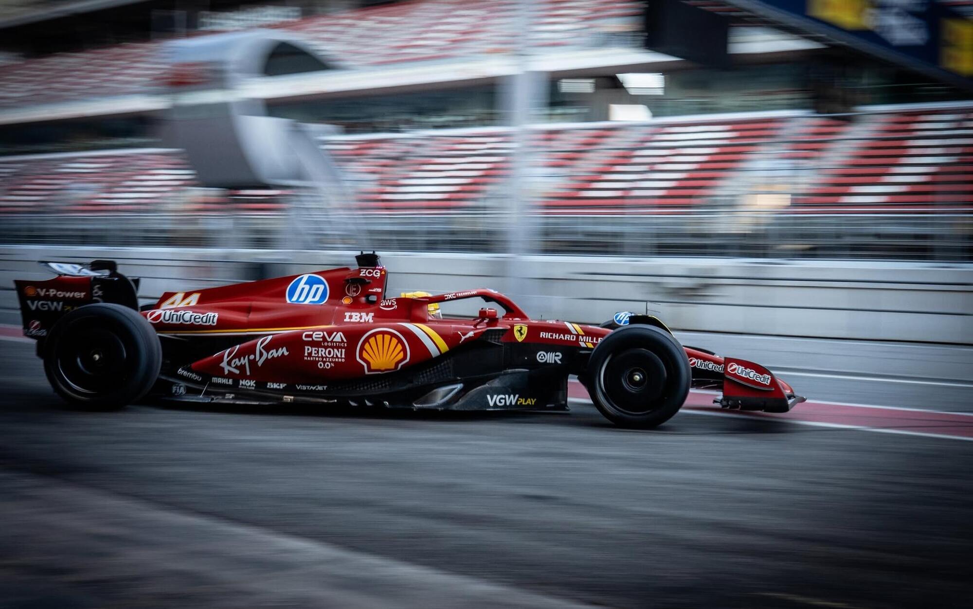 Ferrari Lewis Hamilton test Pirelli Barcellona