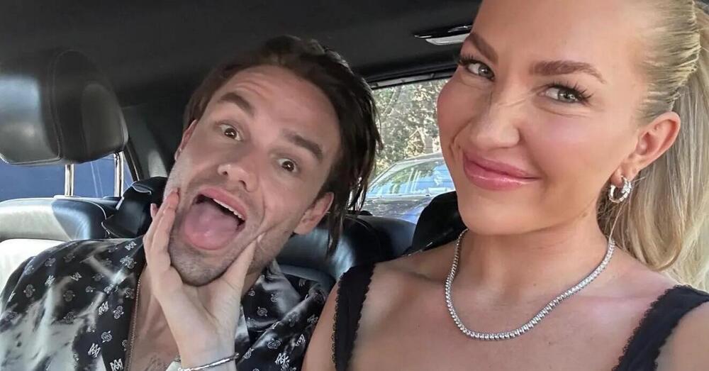 Morte di Liam Payne, il dolore della fidanzata Kate Cassidy: &ldquo;Se avessi saputo&hellip;&rdquo;. E l&rsquo;ultima foto e l&rsquo;ultimo messaggio del cantante ex One Direction&hellip;