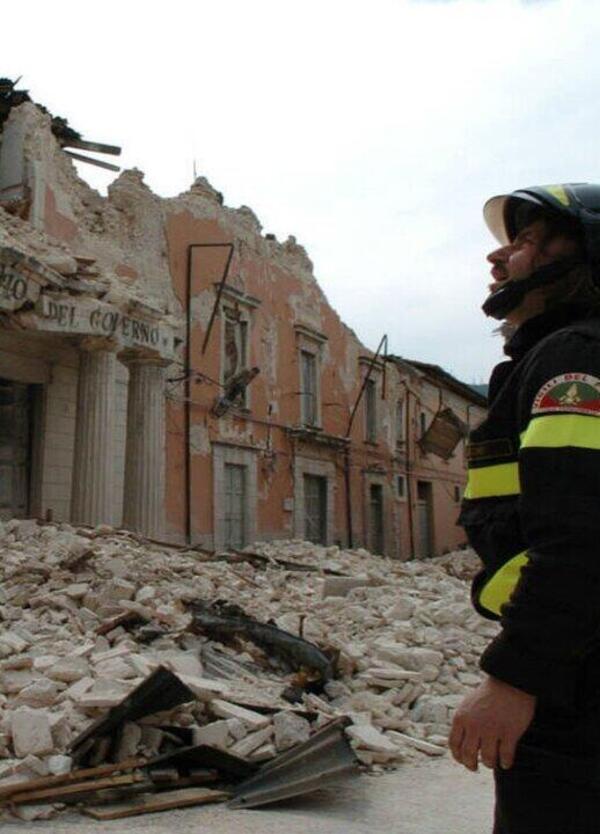 Terremoto Napoli, perch&eacute; in Italia le scosse ci fanno ca*are sotto mentre in Giappone ogni sisma pi&ugrave; forte non provoca disastri? Vi sveliamo il trucco: funziona ma... 