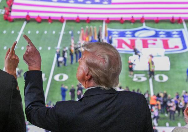 Il Super Bowl Nfl, la storia dei fischi a Taylor Swift e il problema di Trump: eterna star di The Apprentice